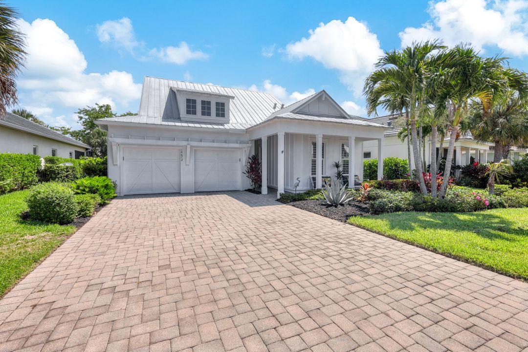 14672 Tropical Dr, Naples, FL 34114