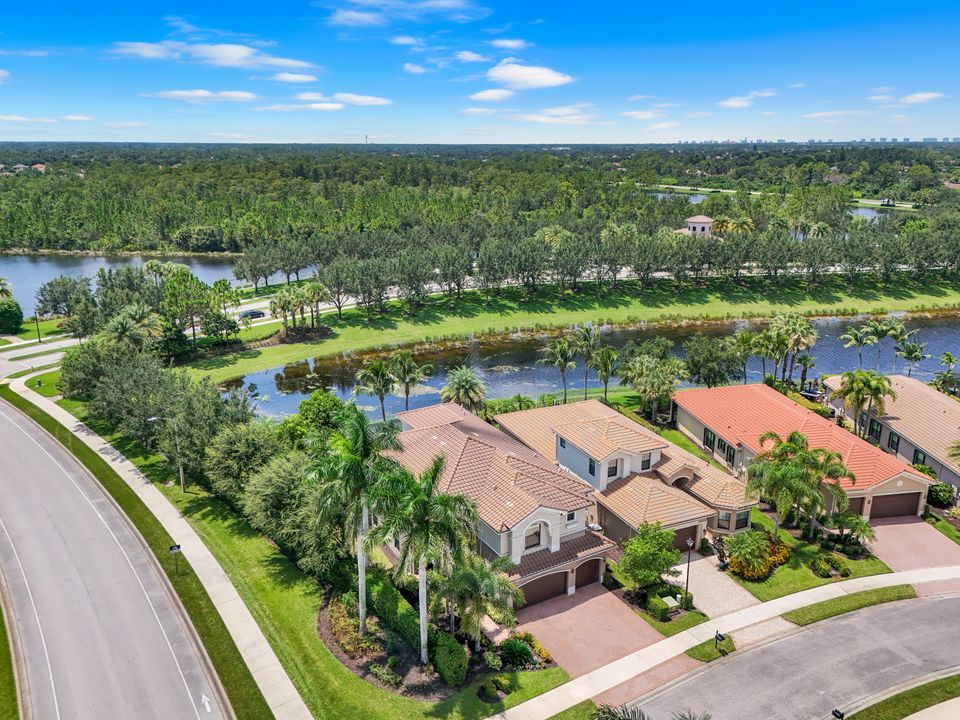 3602 Santaren Ct, Naples, FL 34119