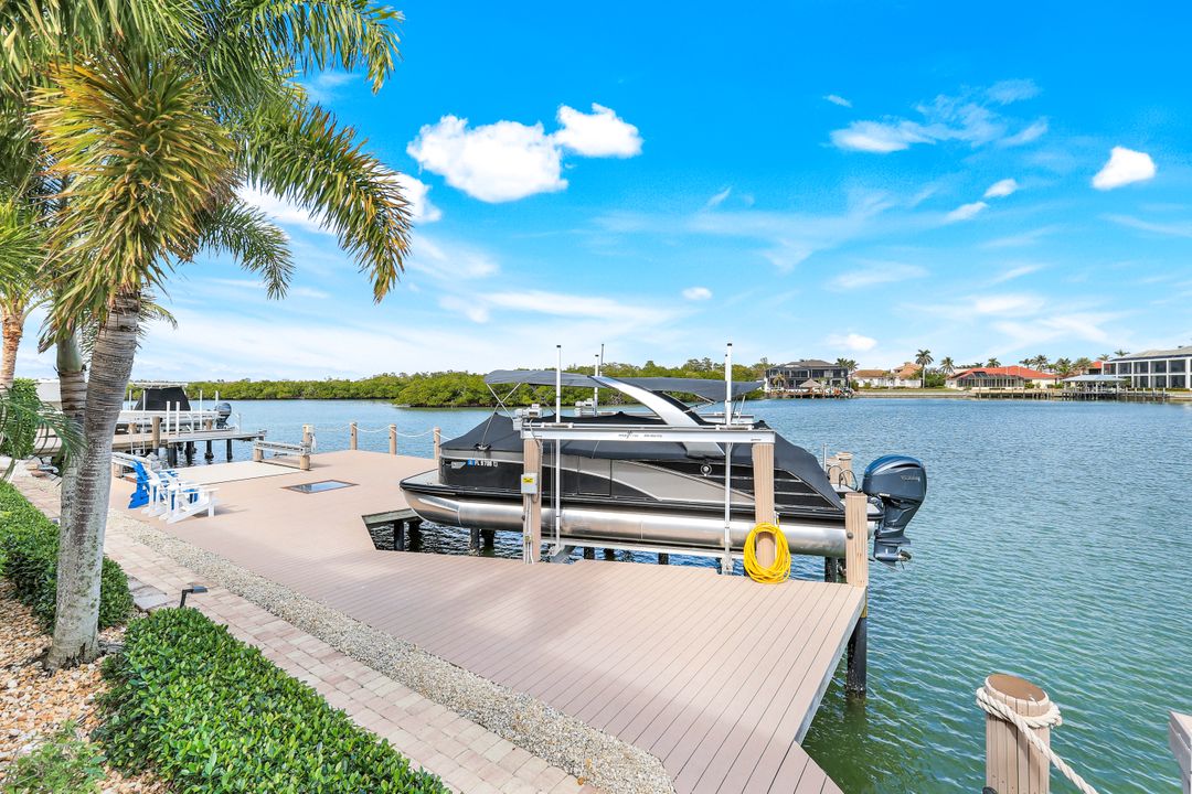 650 Rockport Ct, Marco Island, FL 34145