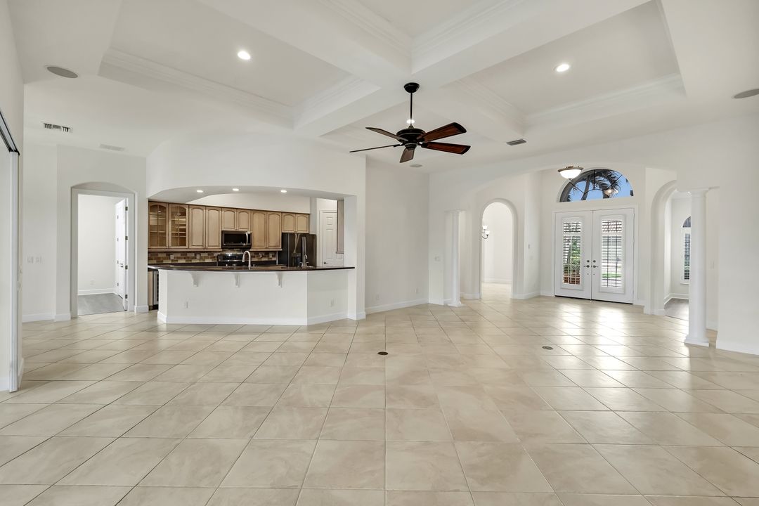 15948 Paseo Ln, Naples, FL 34110