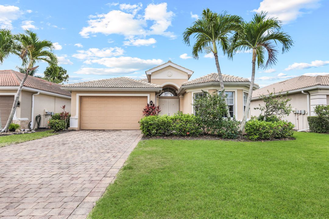 5576 Lago Villaggio Way, Naples, FL 34104