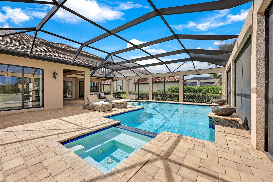 9856 Corso Bello Dr, Naples, FL 34113