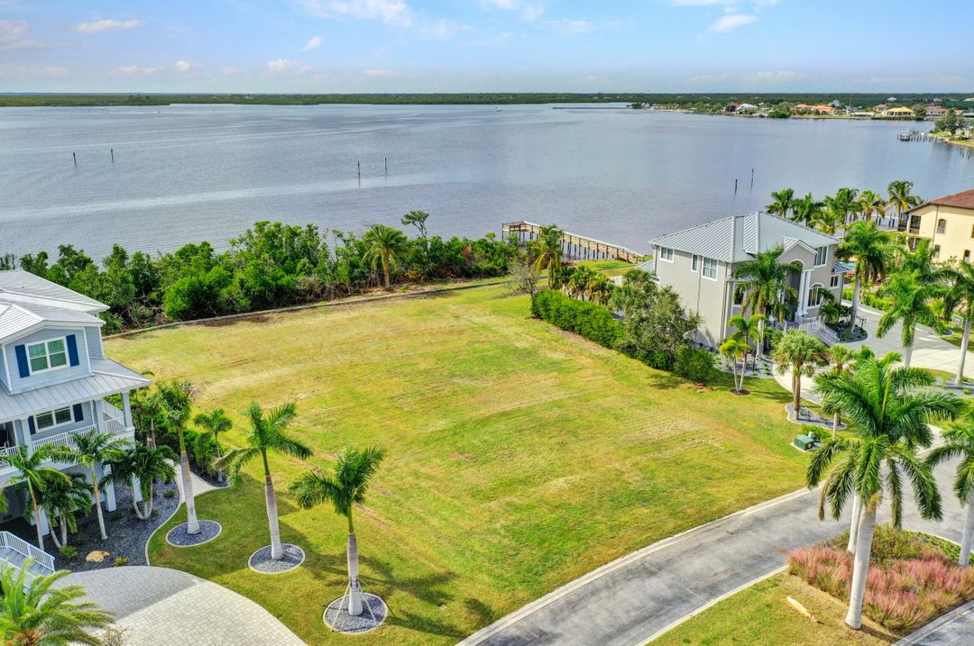 4591 Grassy Point Blvd, Port Charlotte, FL 33952