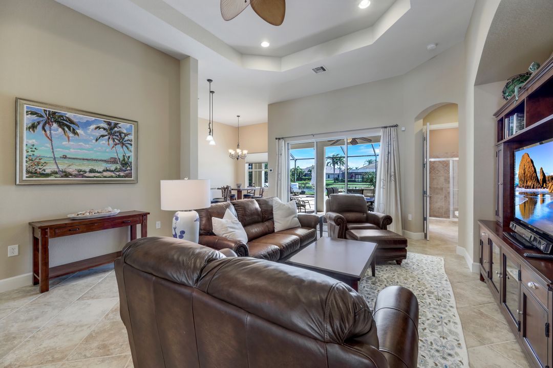 9685 Cobalt Cove Cir, Naples, FL 34120