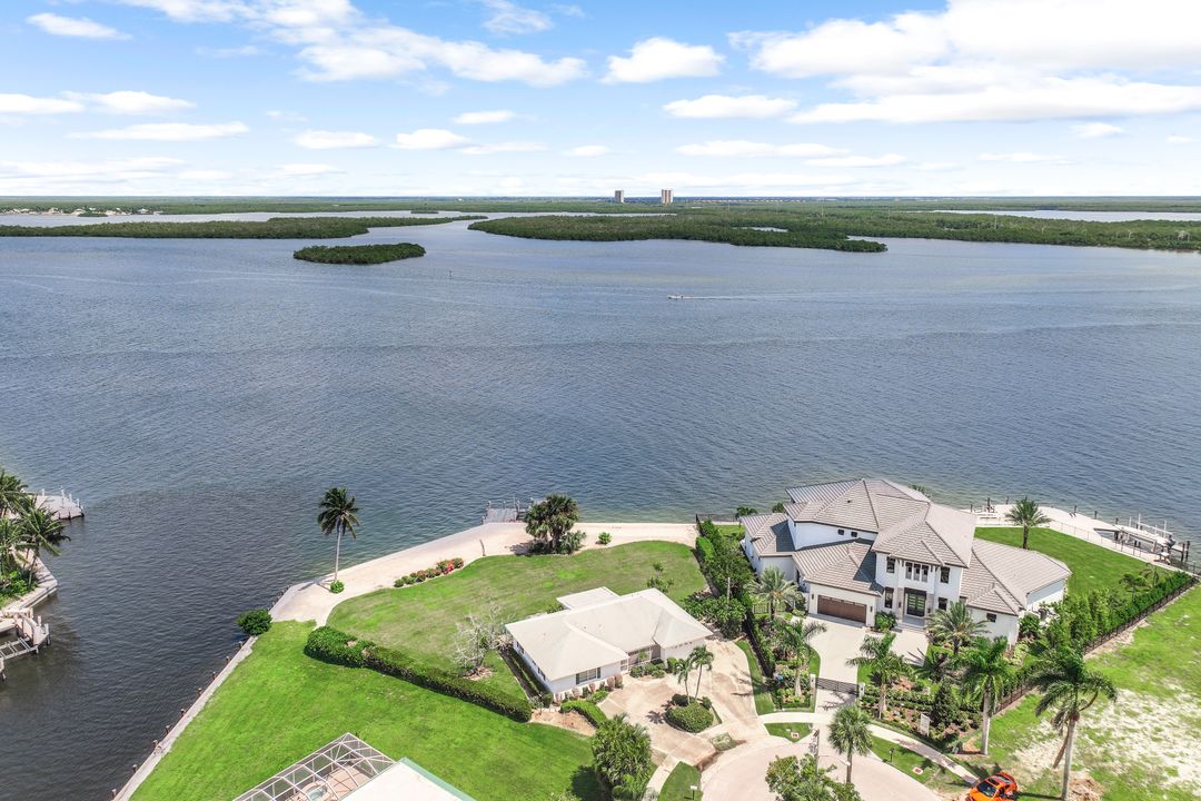 980 Iris Ct, Marco Island, FL 34145