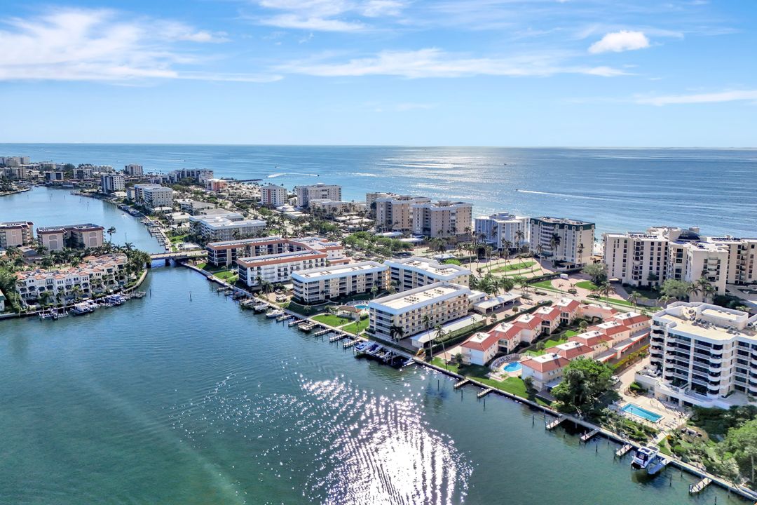 3070 Gulf Shore Blvd N #105, Naples, FL 34103