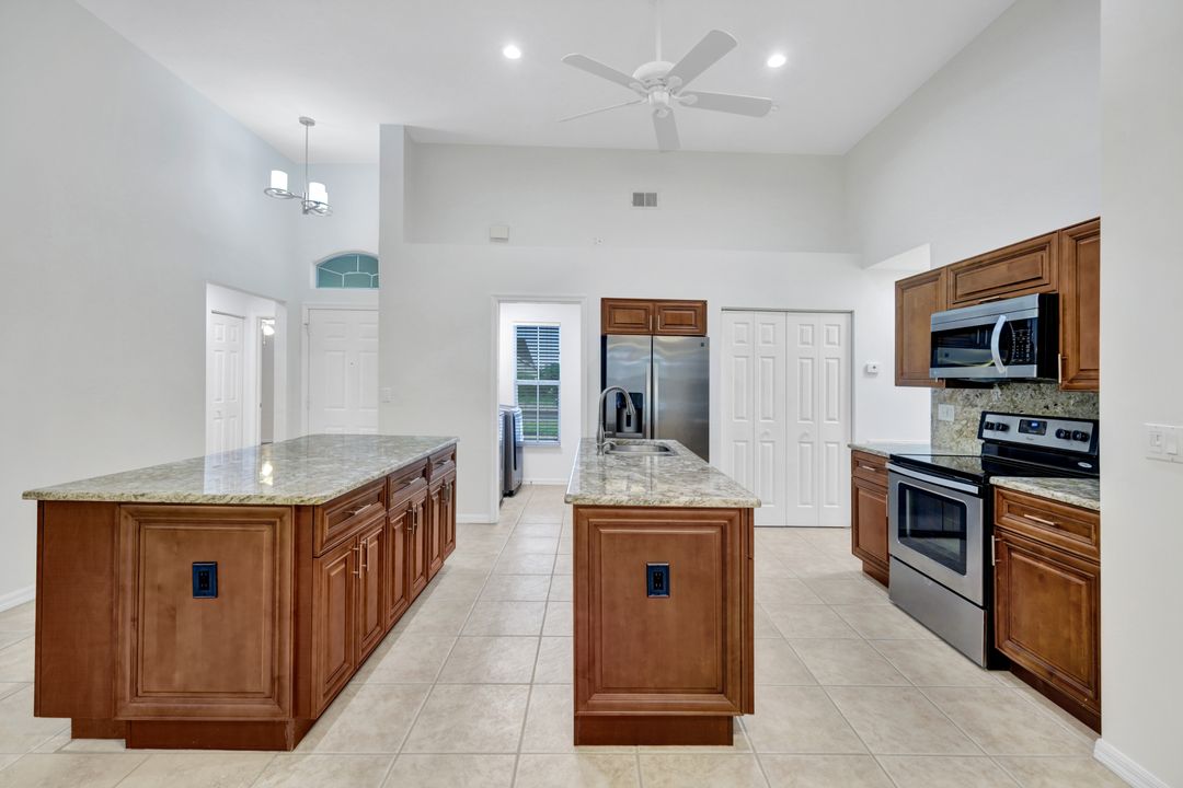 6643 Craven Hill Way, Naples, FL 34104