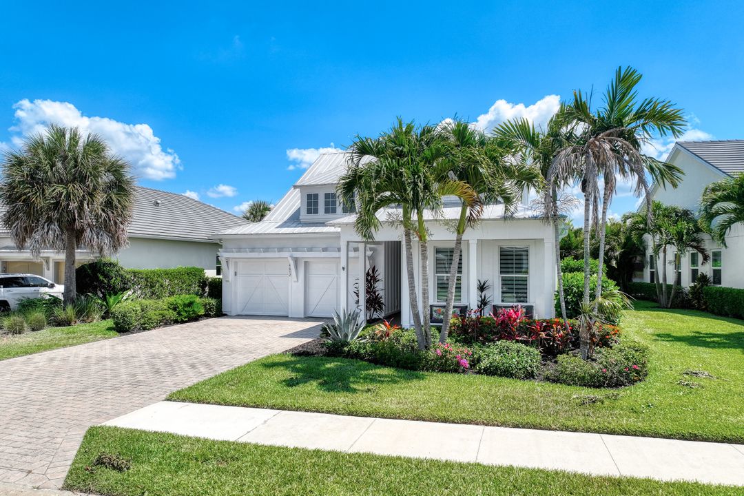 14672 Tropical Dr, Naples, FL 34114