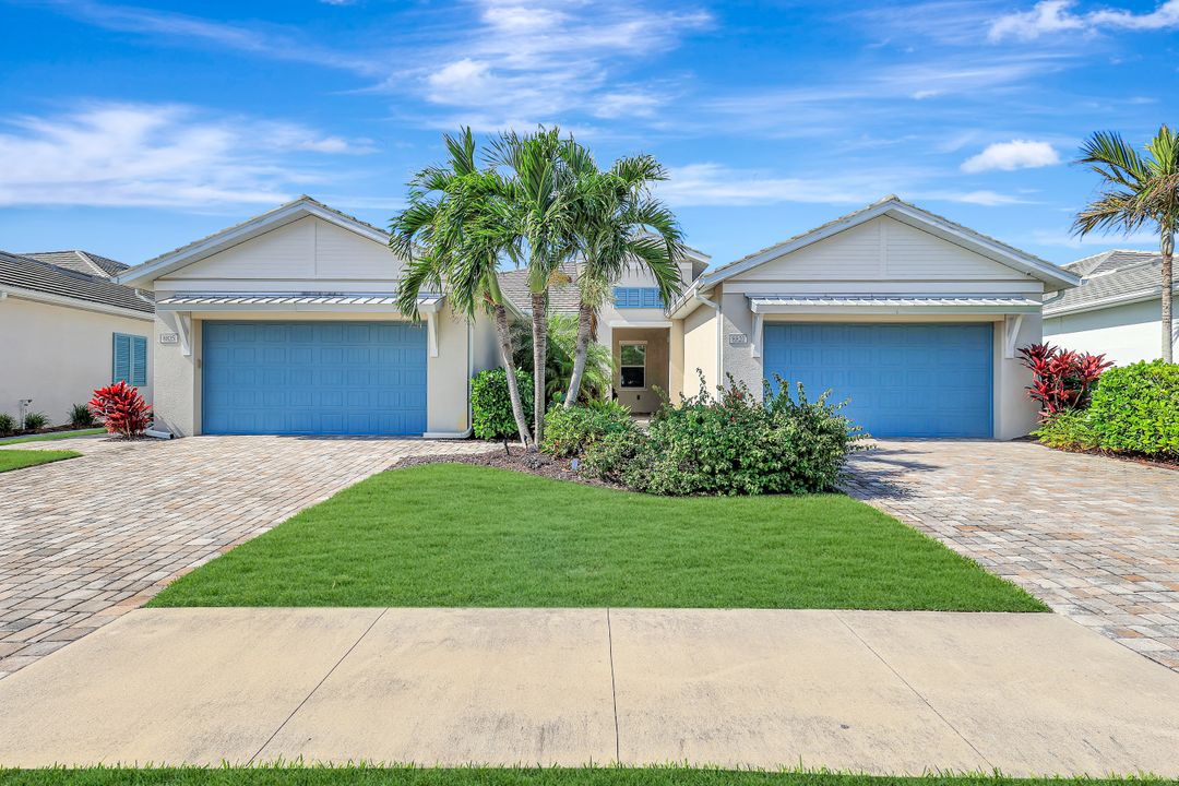 8825 Saint Lucia Drive, Naples, FL 34108