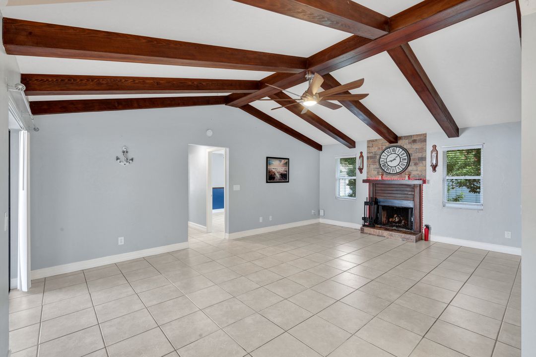 903 SE 19th Terrace, Cape Coral, FL 33990