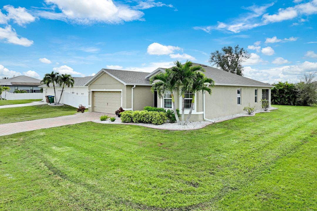 2114 SW 12th Terrace, Cape Coral, FL 33991