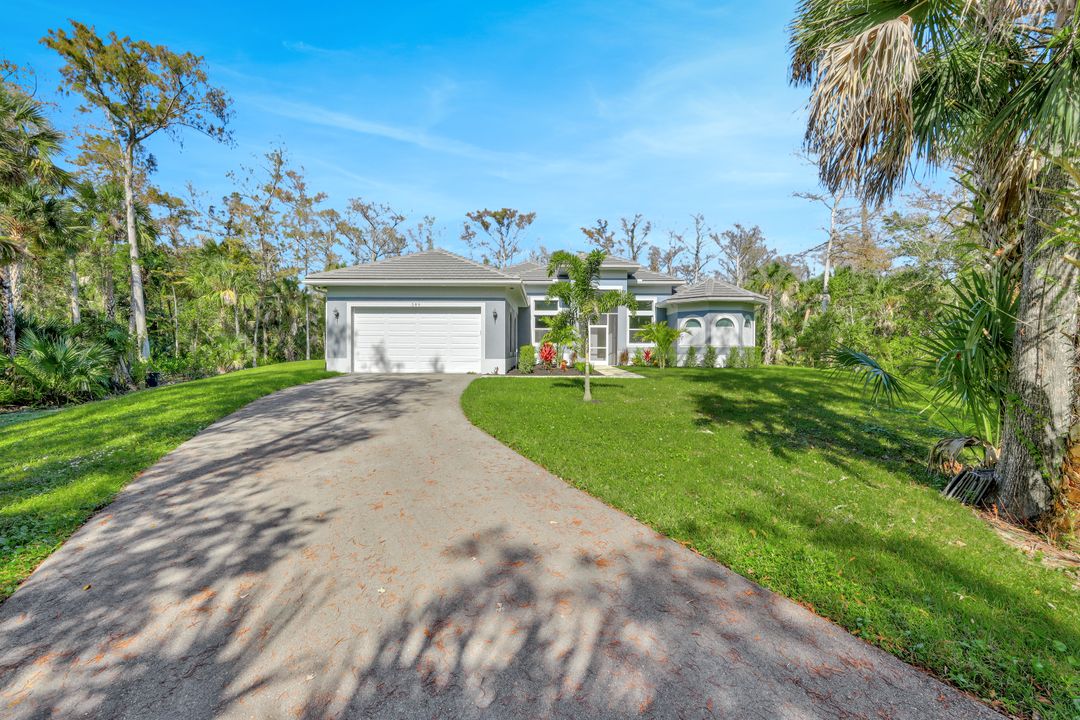 589 12th Ave NW, Naples, FL 34120