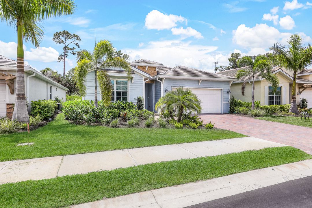 424 Polihale Wy, Naples, FL 34114