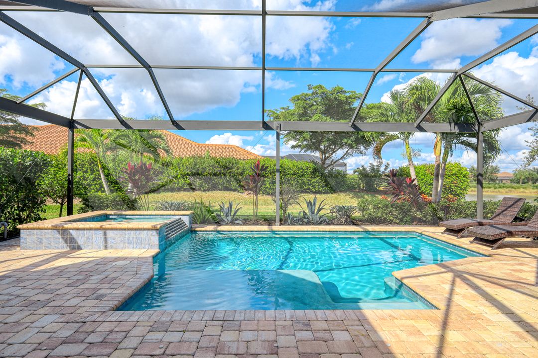 9147 Trivoli Ter, Naples, FL 34119