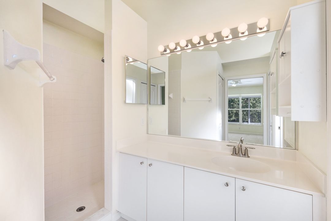 5485 Whitten Dr, Naples, FL 34104