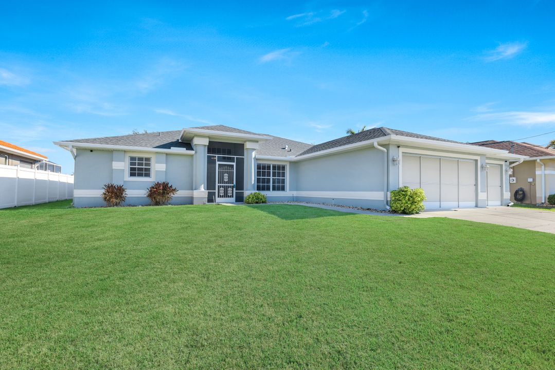 413 SE 13th St, Cape Coral, FL 33990