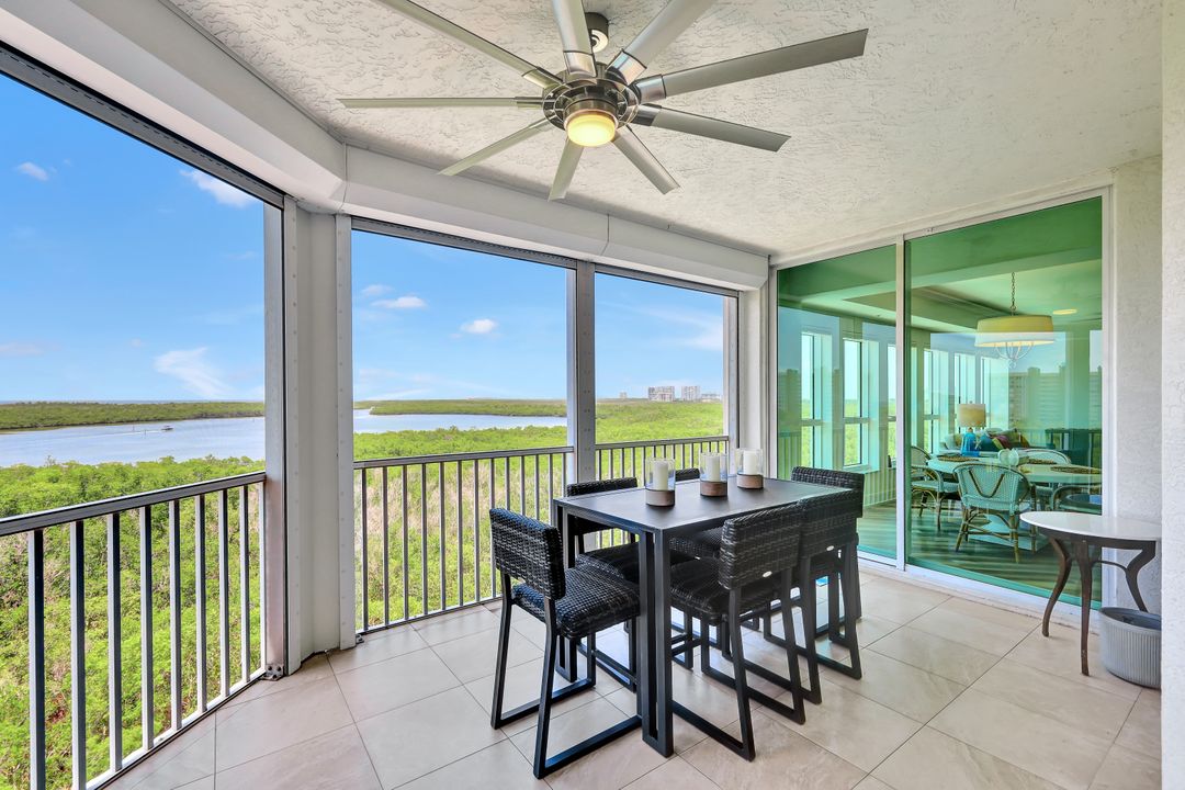 295 Grande Way #403, Naples, FL 34110