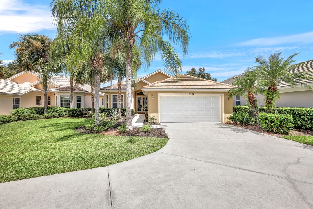 6128 Manchester Pl, Naples, FL 34110