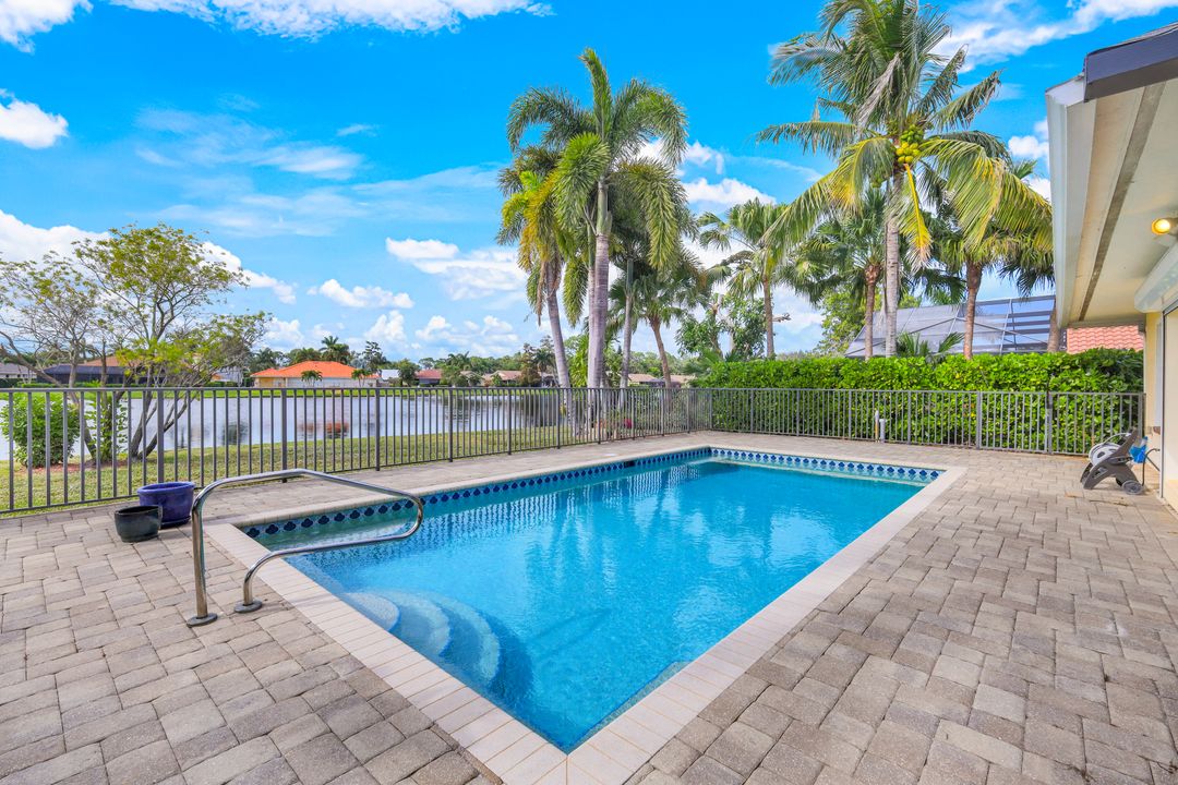 2500 Kings Lake Blvd, Naples, FL 34112