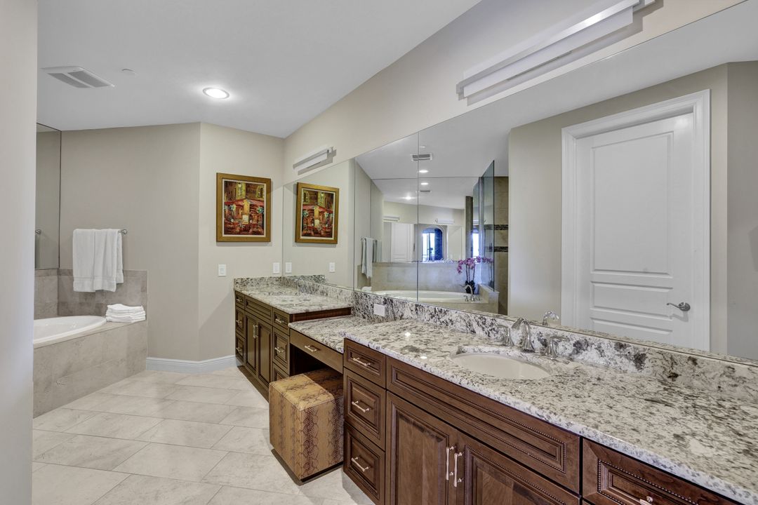 2772 Tiburon Blvd E #102, Naples, FL 34109