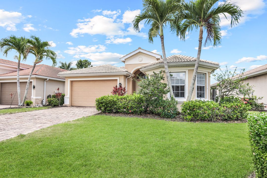 5576 Lago Villaggio Way, Naples, FL 34104