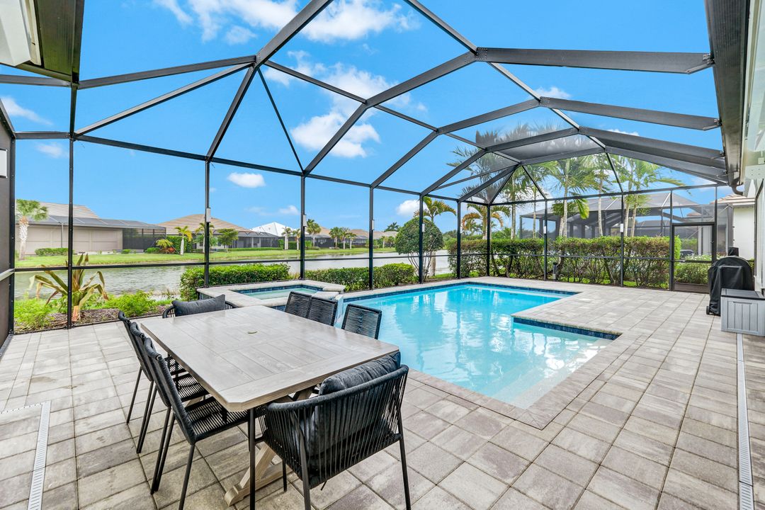 14832 Dockside Ln, Naples, FL 34114