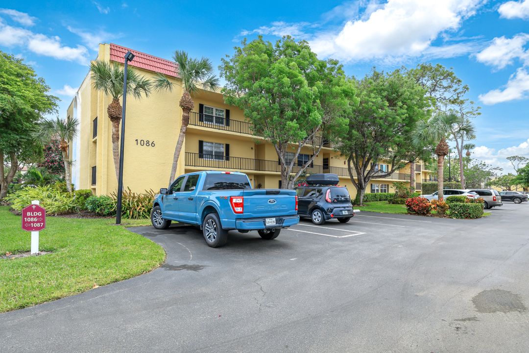 1086 Forest Lakes Dr #107, Naples, FL 34105