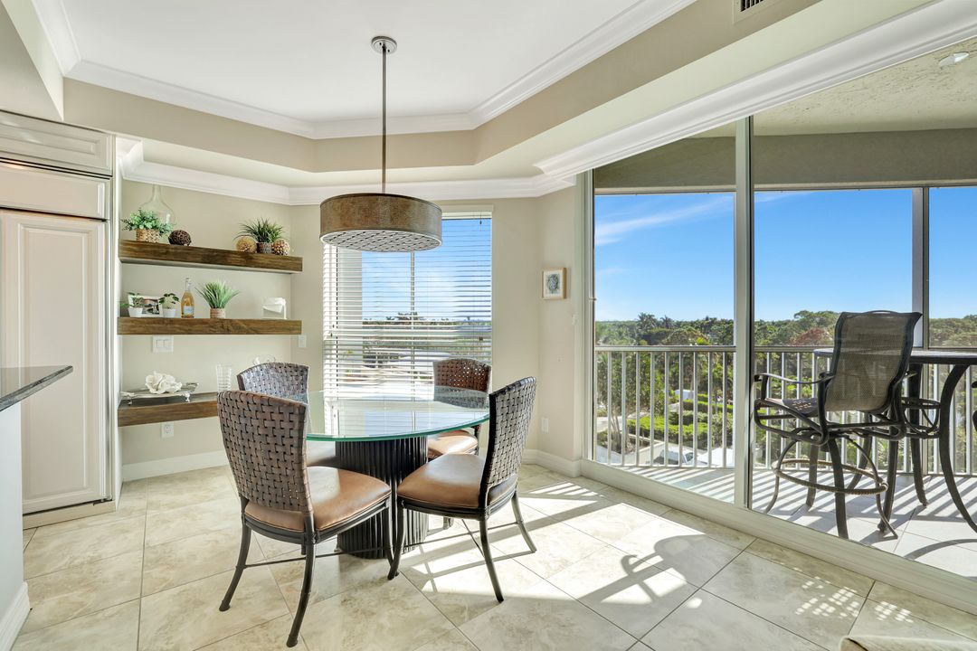 295 Grande Way #306, Naples, FL 34110