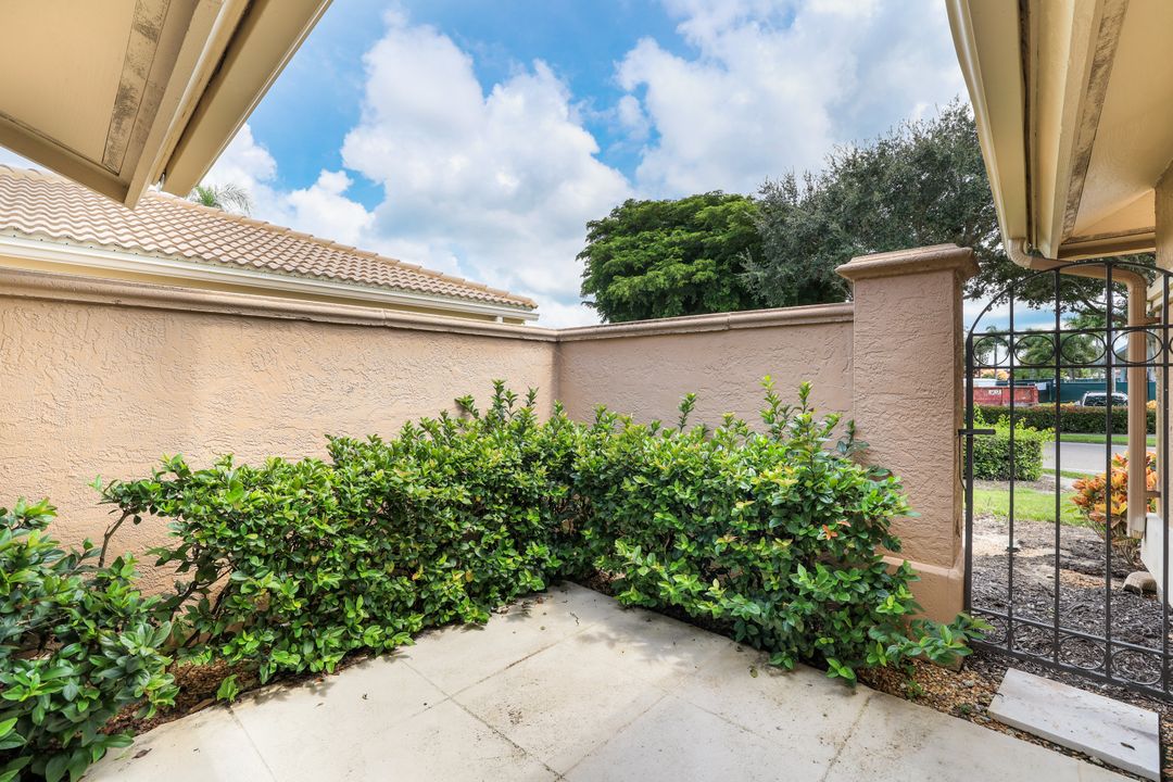 11718 Quail Village Way, Naples, FL 34119