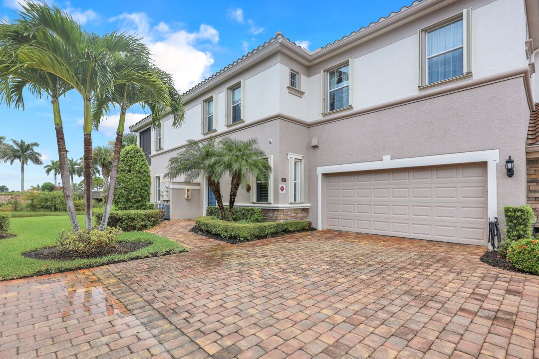 8835 Nautical Landing Cir #101, Naples, FL 34120