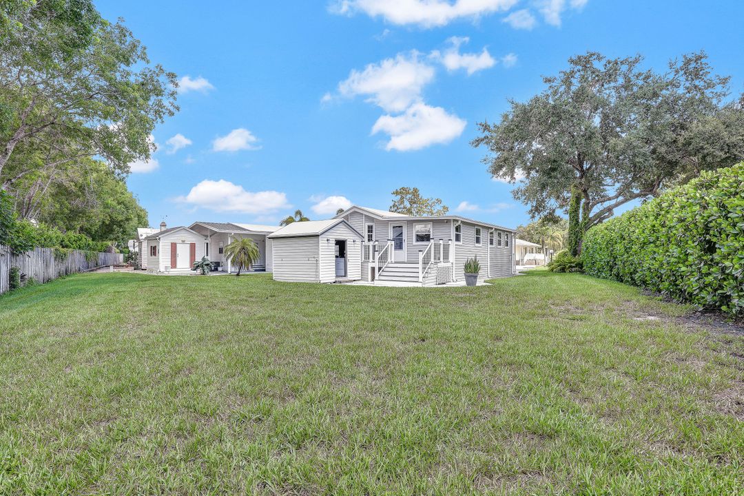 1001 Crystal Lake Dr, Naples, FL 34120