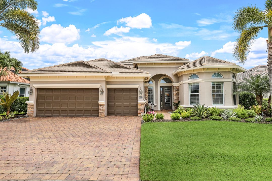 9384 Slate Ct, Naples, FL 34120