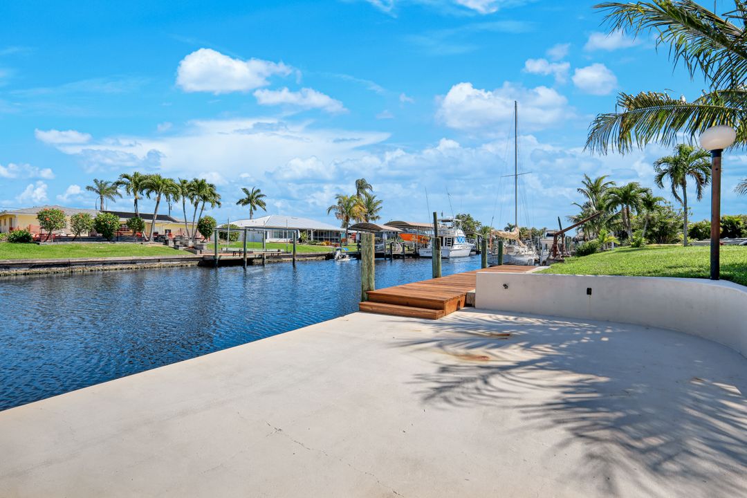 5303 SW 2nd Pl, Cape Coral, FL 33914