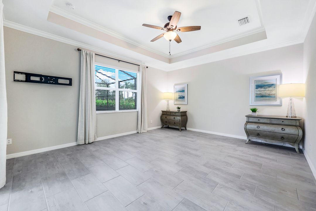 2366 Tangerine Ln, Naples, FL 34120