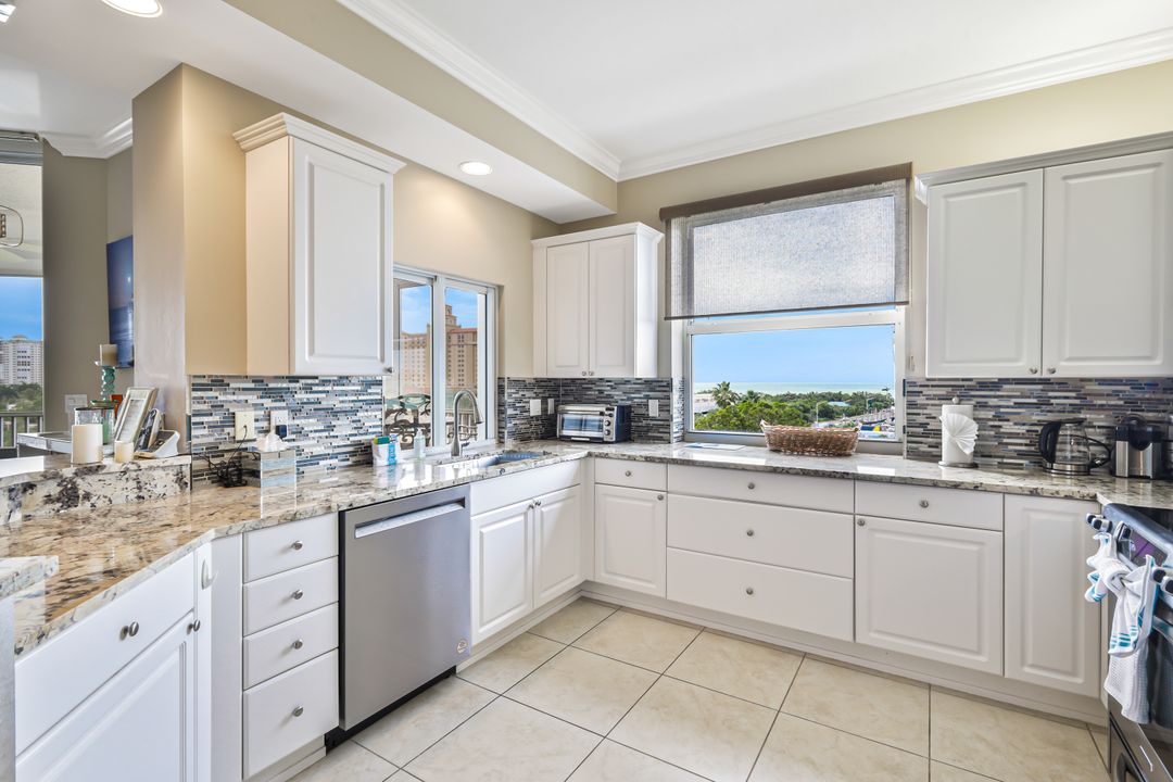 400 Flagship Dr #602, Naples, FL 34108