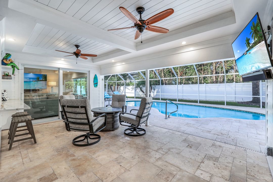 655 Park Shore Dr, Naples, FL 34103