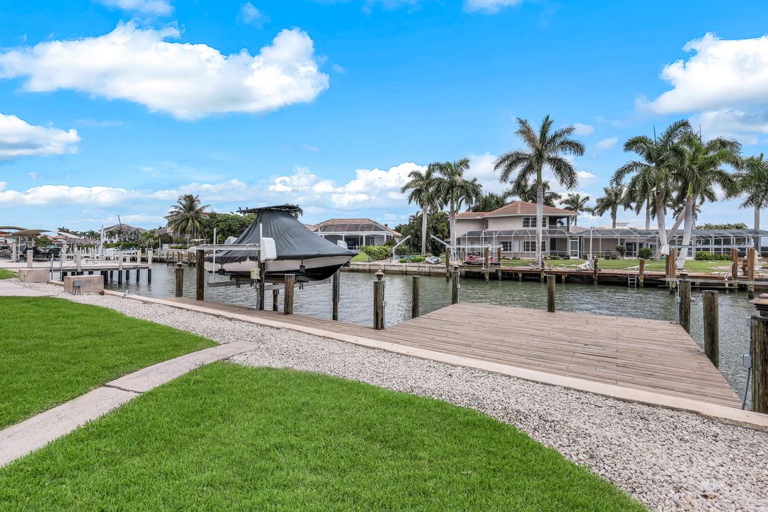 1041 S Barfield Dr, Marco Island, FL 34145