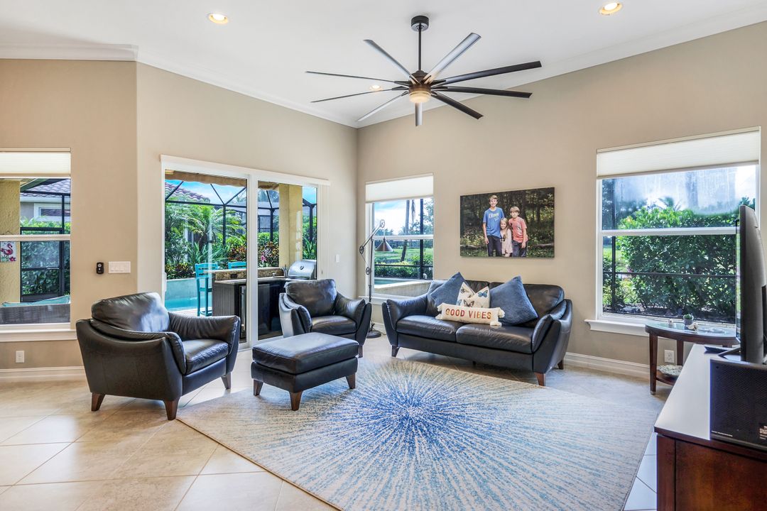 9337 Campanile Cir, Naples, FL 34114