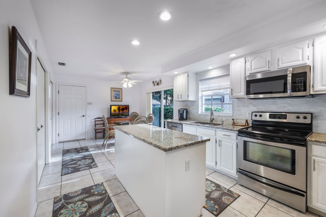 13060 Southampton Dr, Bonita Springs, FL 34135