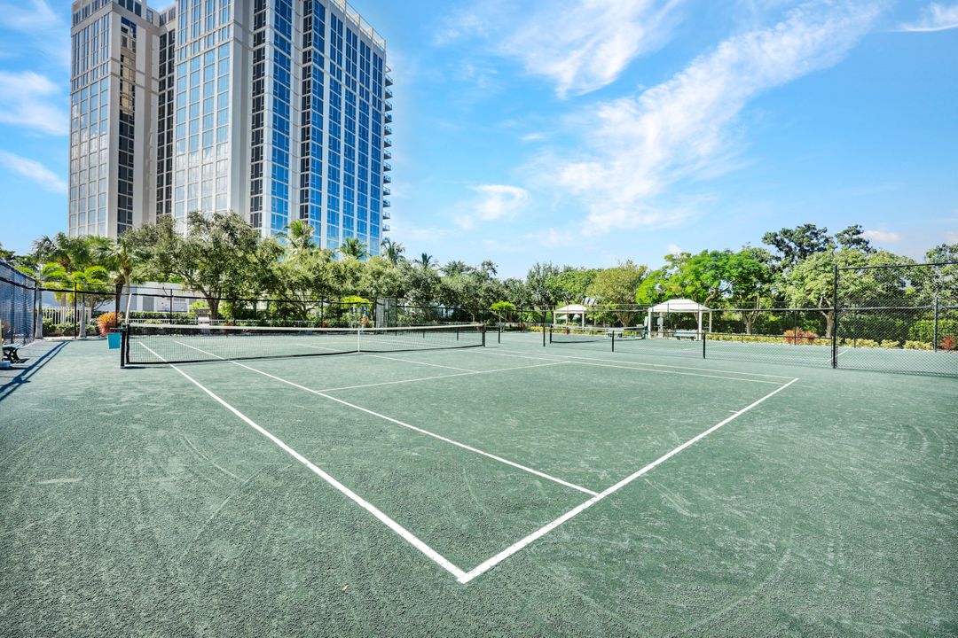 7117 Pelican Bay Blvd #1604, Naples, FL 34108