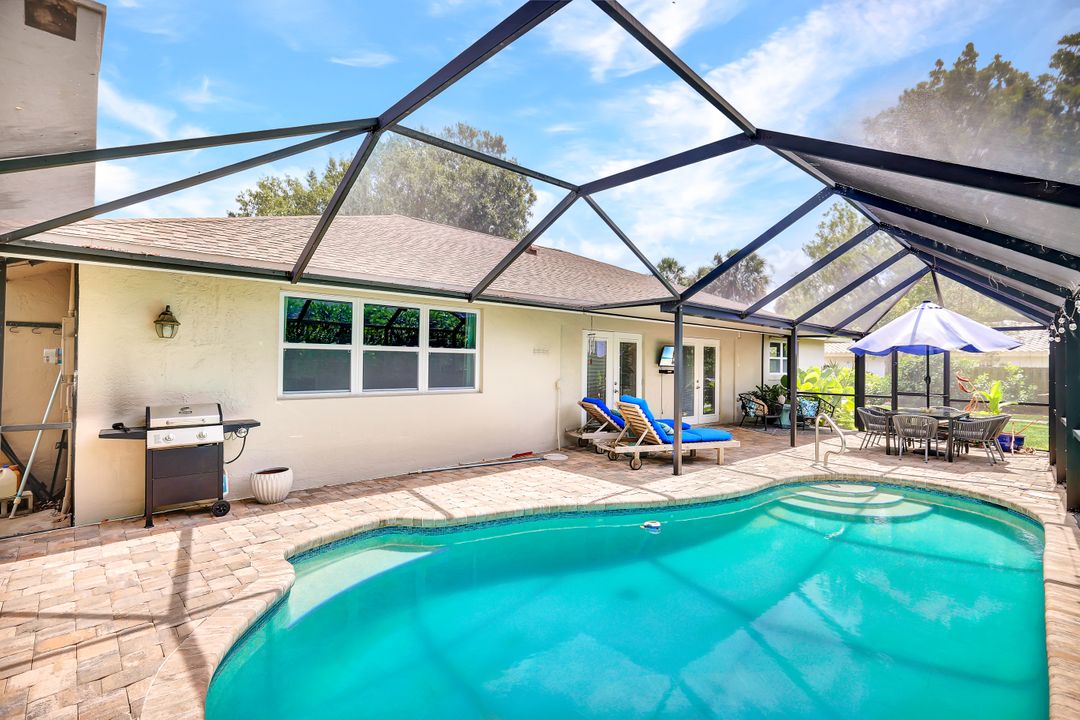 237 Burning Tree Dr, Naples, FL 34105