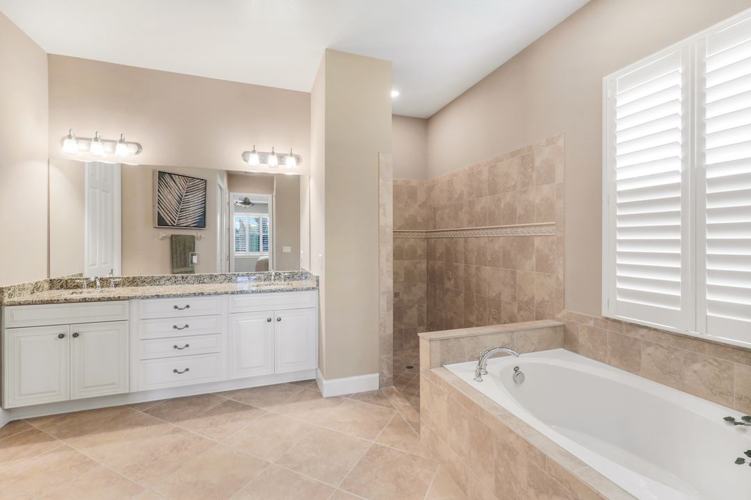 9412 Copper Rock Ct, Naples, FL 34120