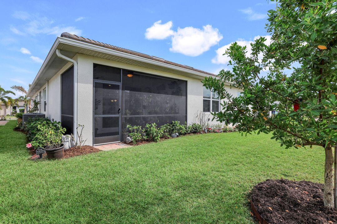 1009 Tranquil Brk Dr, Naples, FL 34114