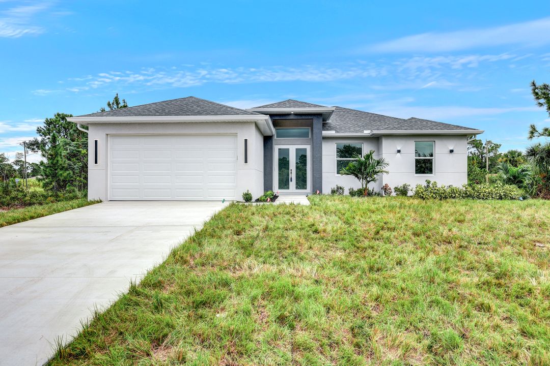 833 Da Vinci Ave S, Lehigh Acres, FL 33974