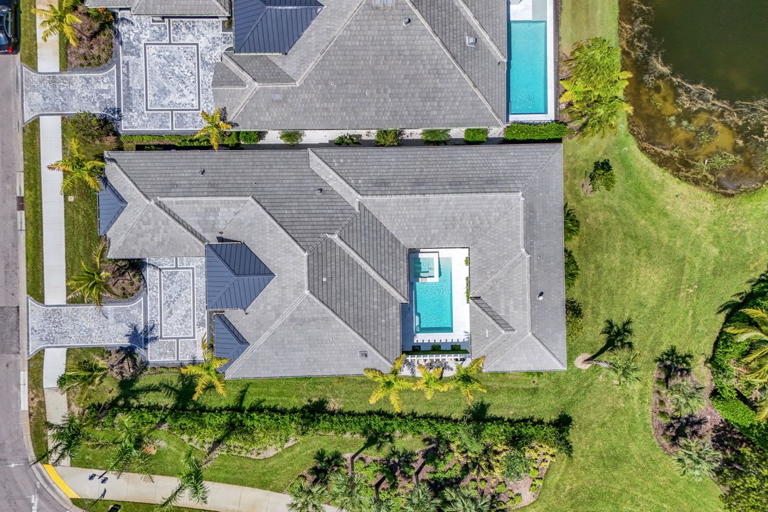 3205 Kumamoto Ln, Naples, FL 34114