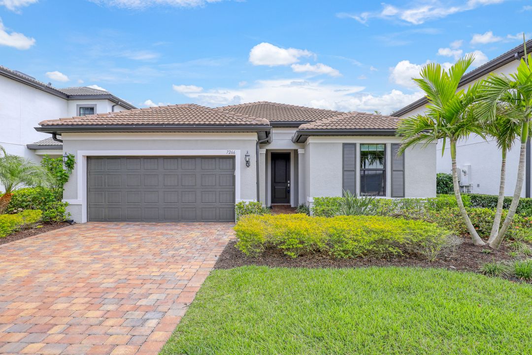 7266 Wilton Dr N, Naples, FL 34109