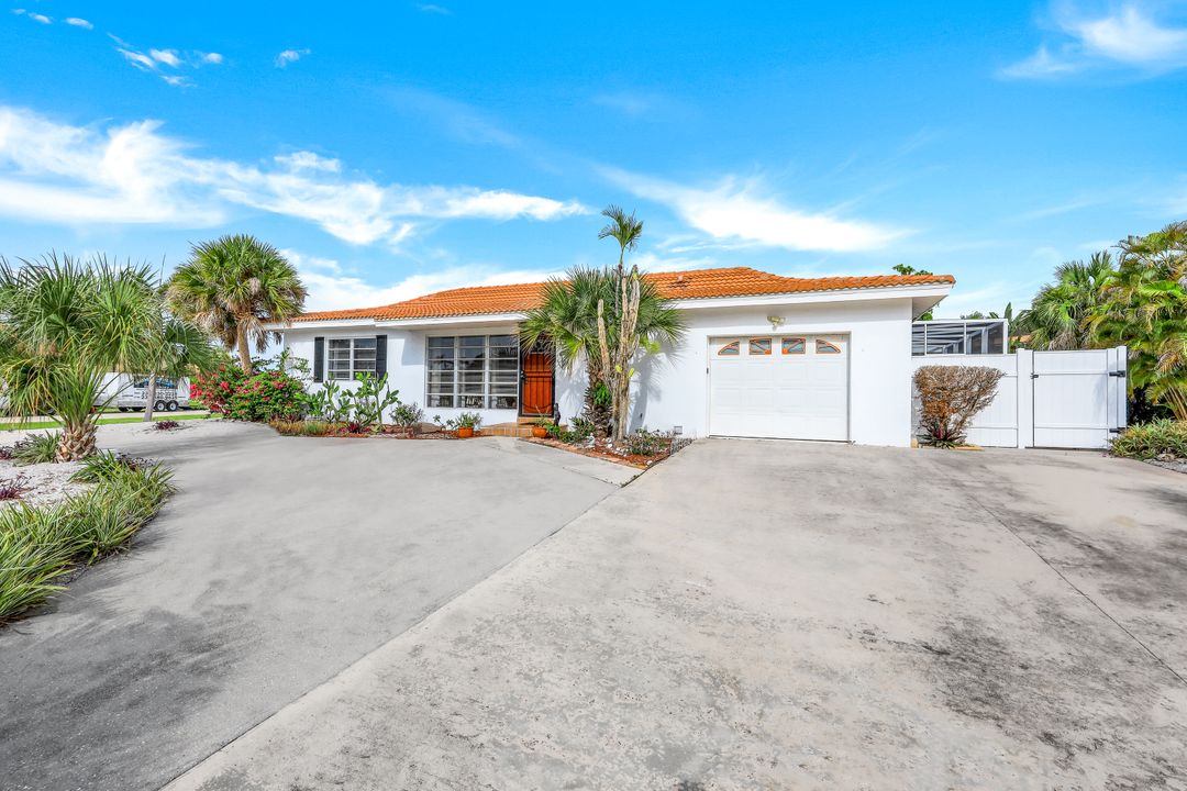 95 Greenbrier St, Marco Island, FL 34145