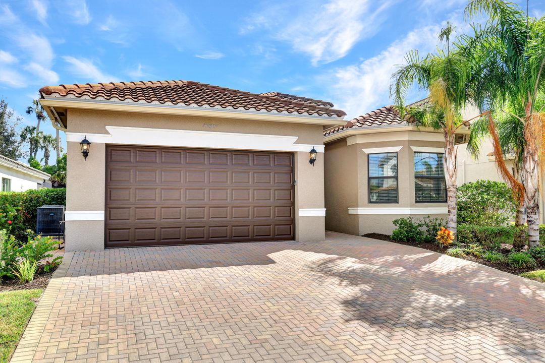 10087 Chesapeake Bay Dr, Fort Myers, FL 33913