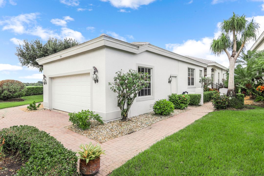 3804 Clipper Cove Dr, Naples, FL 34112