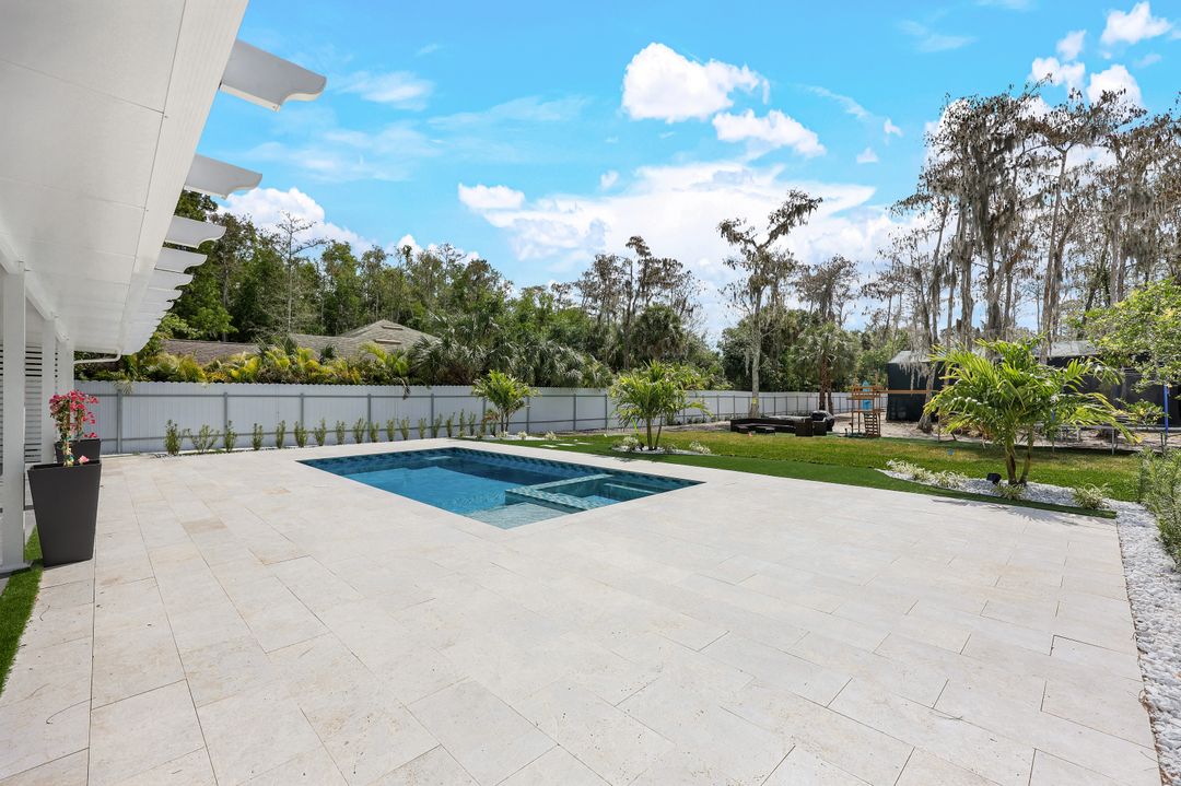 5820 Lancewood Way, Naples, FL 34116